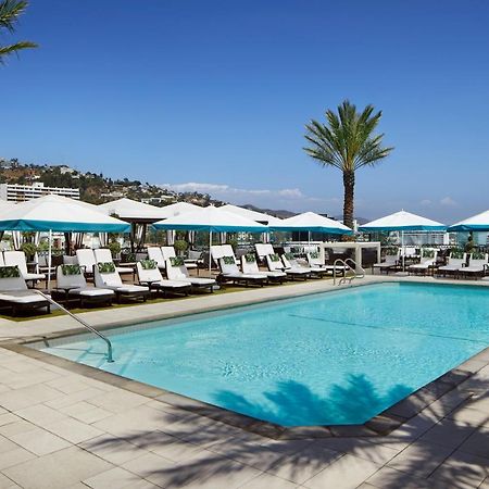 The London West Hollywood At Beverly Hills Exteriér fotografie The pool at the Beverly Hills Hotel