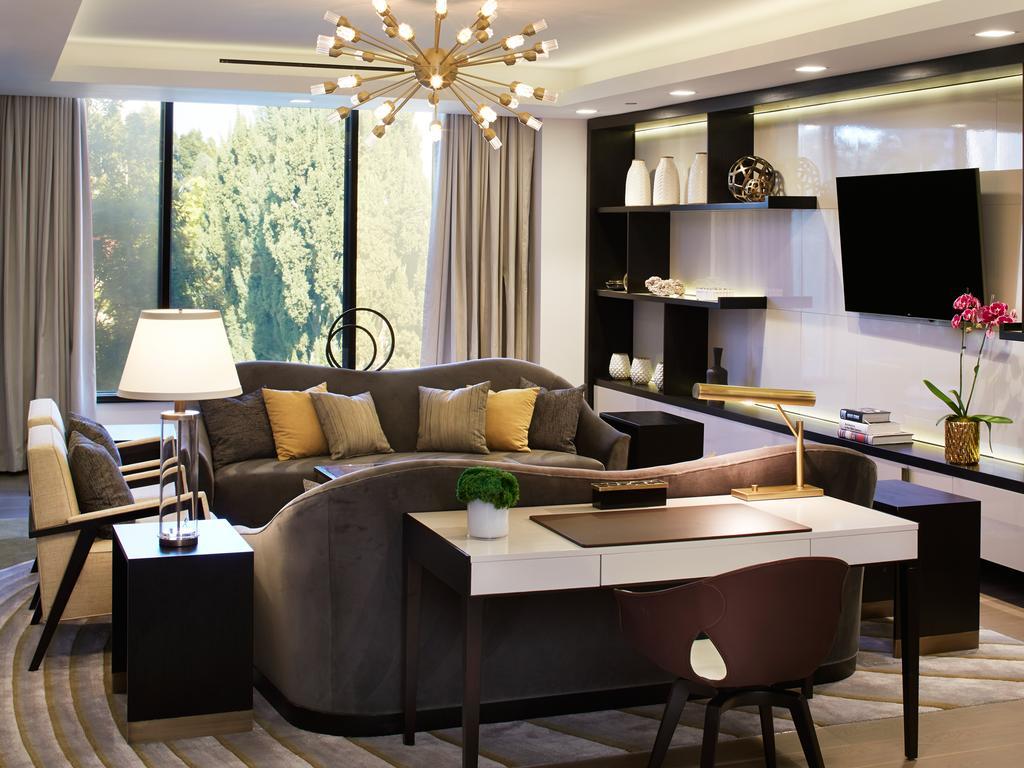 The London West Hollywood At Beverly Hills Exteriér fotografie A living room at the Ritz-Carlton, Tysons