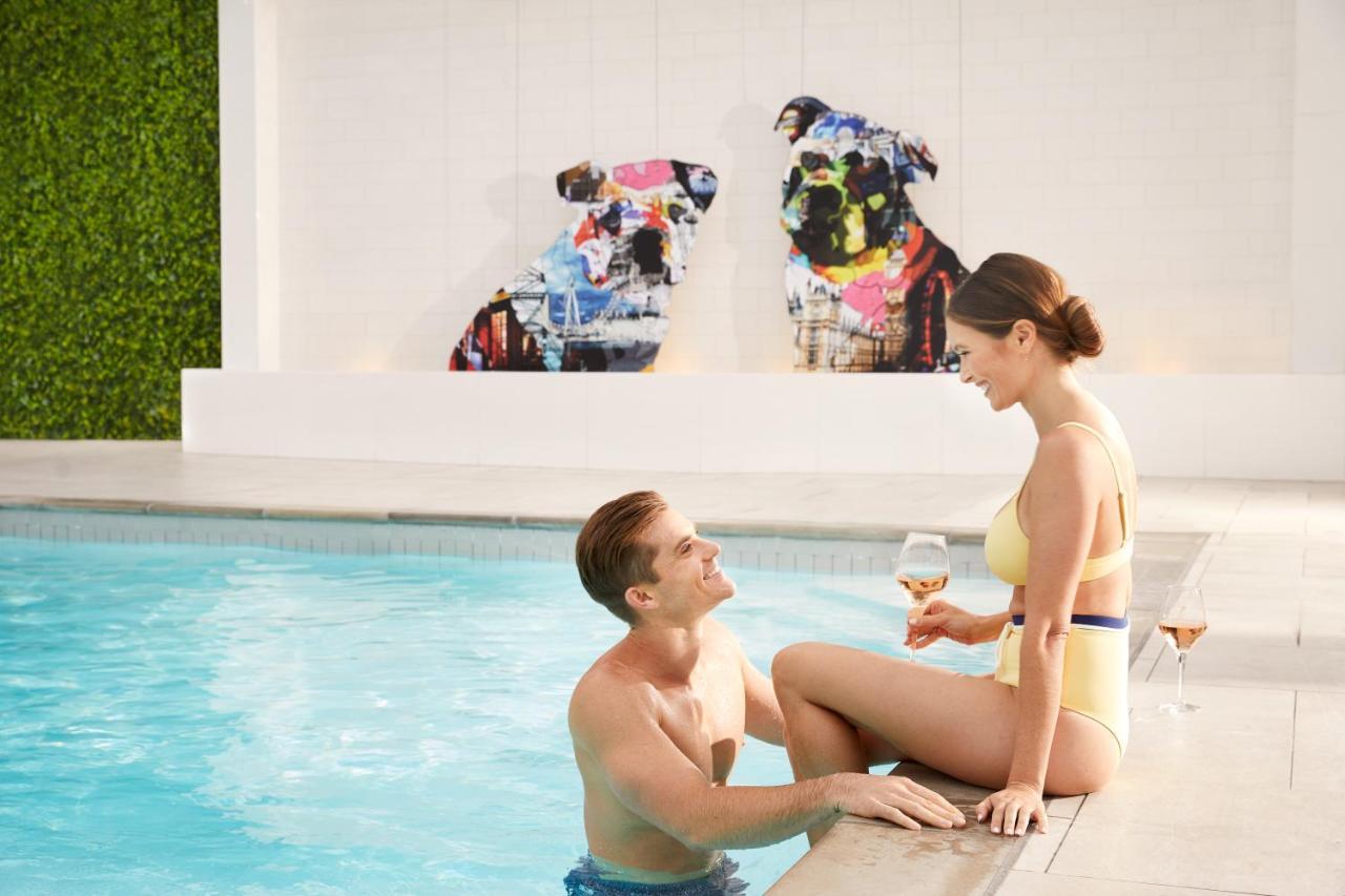 The London West Hollywood At Beverly Hills Exteriér fotografie The pool at the W South Beach