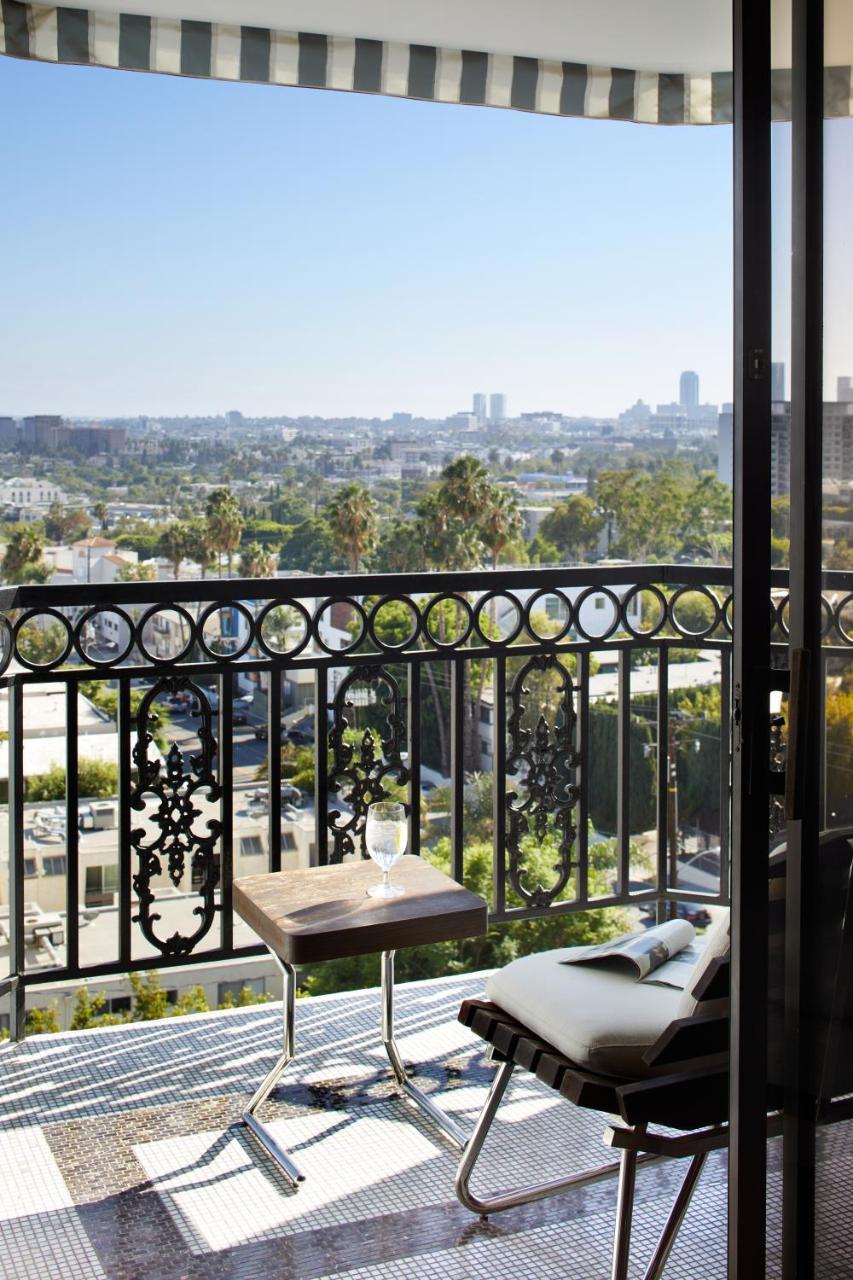 The London West Hollywood At Beverly Hills Exteriér fotografie View from the balcony of a suite at the Beverly Hills Hotel