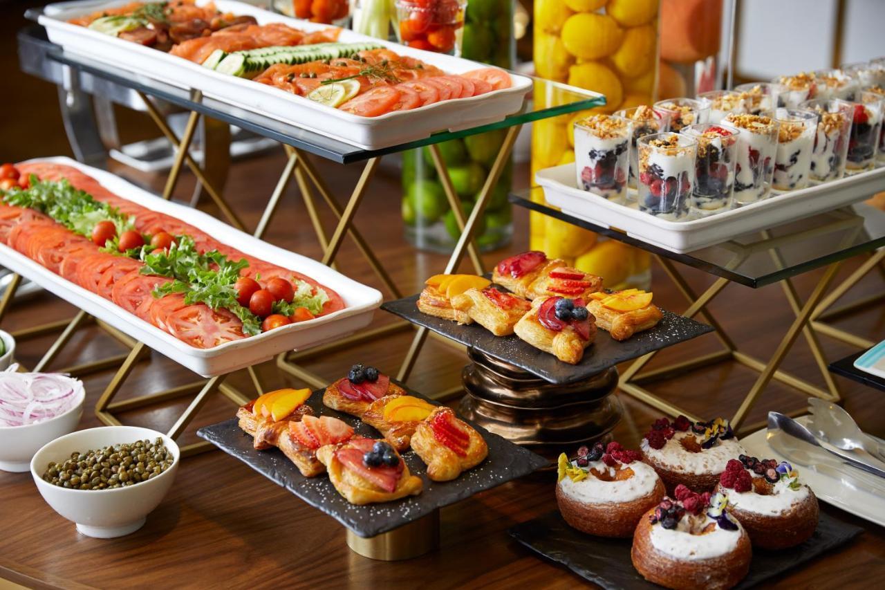 The London West Hollywood At Beverly Hills Exteriér fotografie A buffet