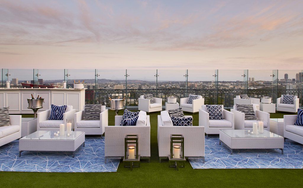 The London West Hollywood At Beverly Hills Exteriér fotografie The rooftop lounge at the Beverly Hills Hotel